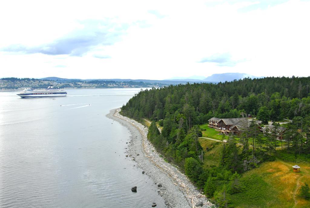 Tsa-Kwa-Luten Lodge Quathiaski Cove Exterior photo